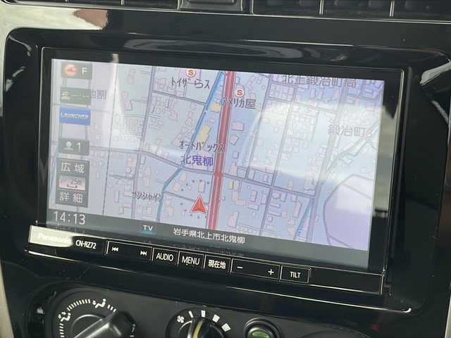 スズキ ジムニー ランドベンチャー 岩手県 2017(平29)年 5.9万km パールホワイト 純正ナビ　フルセグ　Ｂｌｕｅｔｏｏｔｈ　ＥＴＣ　ＤＶＤ再生　ハーフレザーシート　シートヒーター　ステアリングスイッチ　純正１６ＡＷ　ヒーター付電格ドアミラー　キーレス　フォグランプ　ドアバイザー