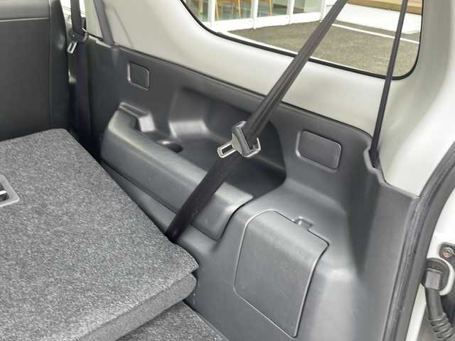 スズキ ジムニー ランドベンチャー 岩手県 2017(平29)年 5.9万km パールホワイト 純正ナビ　フルセグ　Ｂｌｕｅｔｏｏｔｈ　ＥＴＣ　ＤＶＤ再生　ハーフレザーシート　シートヒーター　ステアリングスイッチ　純正１６ＡＷ　ヒーター付電格ドアミラー　キーレス　フォグランプ　ドアバイザー