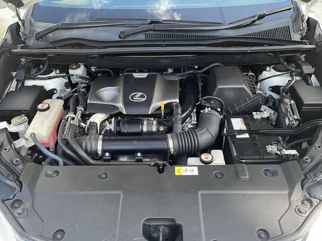 レクサス ＮＸ 200t Fスポーツ 京都府 2016(平28)年 5.6万km ホワイトノーヴァガラスフレーク 純正１０インチナビ　Ｂｌｕｅｔｏｏｔｈオーディオ　ＤＶＤ再生　フルセグ　ＵＳＢ接続　マルチビューカメラ　電動リアゲート　アダプティブクルーズコントロール　レーンキープ　シートヒーター　ＥＴＣ２．０