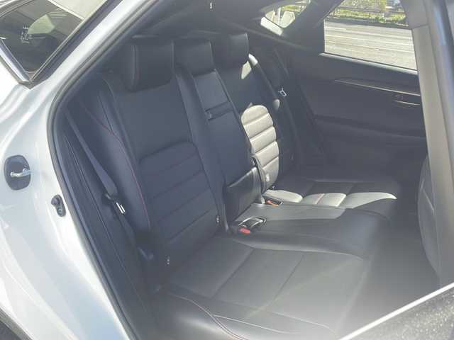 レクサス ＮＸ 200t Fスポーツ 京都府 2016(平28)年 5.6万km ホワイトノーヴァガラスフレーク 純正１０インチナビ　Ｂｌｕｅｔｏｏｔｈオーディオ　ＤＶＤ再生　フルセグ　ＵＳＢ接続　マルチビューカメラ　電動リアゲート　アダプティブクルーズコントロール　レーンキープ　シートヒーター　ＥＴＣ２．０