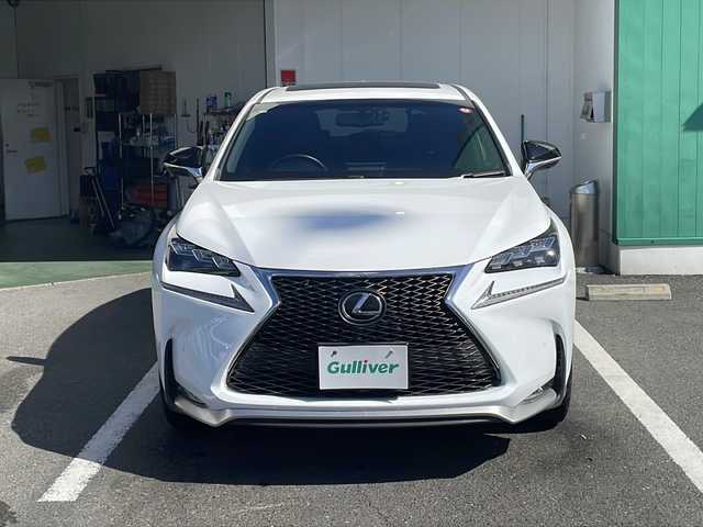 レクサス ＮＸ 200t Fスポーツ 京都府 2016(平28)年 5.6万km ホワイトノーヴァガラスフレーク 純正１０インチナビ　Ｂｌｕｅｔｏｏｔｈオーディオ　ＤＶＤ再生　フルセグ　ＵＳＢ接続　マルチビューカメラ　電動リアゲート　アダプティブクルーズコントロール　レーンキープ　シートヒーター　ＥＴＣ２．０