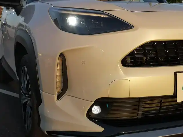 トヨタ ヤリスクロス ハイブリッド Z 茨城県 2021(令3)年 1.8万km ブラックマイカ/ホワイトパールクリスタルシャイン 2トーン 純正ナビ/【AM・FM・USB・BT】/パーキングアシスト/シートヒーター/パワーシート/レーダークルコン/ETC/全方位カメラ/ブレーキホールド/前後コーナーセンサー/電動リアゲート/モデリスタエアロ/BSM/オートライト/Fフォグ/オートハイビーム/LEDライト/ヘッドライトレベライザー/ステリモ
