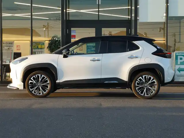 トヨタ ヤリスクロス ハイブリッド Z 茨城県 2021(令3)年 1.8万km ブラックマイカ/ホワイトパールクリスタルシャイン 2トーン 純正ナビ/【AM・FM・USB・BT】/パーキングアシスト/シートヒーター/パワーシート/レーダークルコン/ETC/全方位カメラ/ブレーキホールド/前後コーナーセンサー/電動リアゲート/モデリスタエアロ/BSM/オートライト/Fフォグ/オートハイビーム/LEDライト/ヘッドライトレベライザー/ステリモ