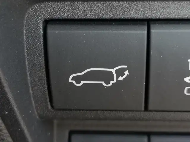 トヨタ ヤリスクロス ハイブリッド Z 茨城県 2021(令3)年 1.8万km ブラックマイカ/ホワイトパールクリスタルシャイン 2トーン 純正ナビ/【AM・FM・USB・BT】/パーキングアシスト/シートヒーター/パワーシート/レーダークルコン/ETC/全方位カメラ/ブレーキホールド/前後コーナーセンサー/電動リアゲート/モデリスタエアロ/BSM/オートライト/Fフォグ/オートハイビーム/LEDライト/ヘッドライトレベライザー/ステリモ