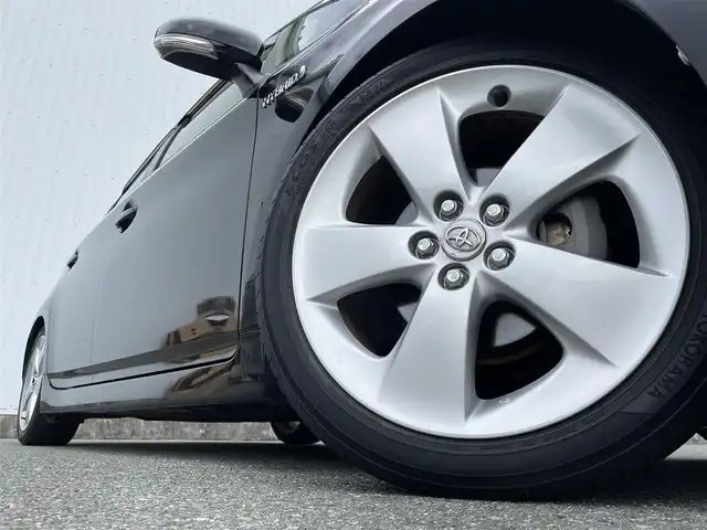 トヨタ プリウス S ツーリングセレクション 福岡県 2012(平24)年 4.2万km ブラック 純正ナビ（ＮＳＤＤ－Ｗ６１）/ワンセグTV/CD/DVD/SD/AM/FM/バックカメラ/スマートキー/プッシュスタート/ビルトインＥＴＣ/オートライト/フォグランプ/ステアリングリモコン/純正17AW/電格ミラー