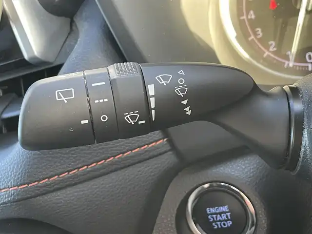 トヨタ ＲＡＶ４ アドベンチャー 滋賀県 2021(令3)年 3.5万km アッシュグレーメタリック/アーバンカーキ ワンオーナー/9型ディスプレイオーディオ/・Bluetooth/ミラキャスト/バックカメラ/革巻きステアリング/ステアリングリモコン/ステアリングヒーター/ETC2.0/前後ドラレコ/レーダークルコン/運転席パワーシート/前席シートヒーター/前席ベンチレーション/ハンズフリーパワーバックドア/AC100V/オートブレーキホールド/電動パーキング/LEDヘッドライト/フォグライト/トヨタセーフティセンス/・プリクラッシュセーフティ/・ブラインドスポットモニター/・レーントレーシングアシスト/・パーキングサポートブレーキ/・ロードサインアシスト/スマートキー