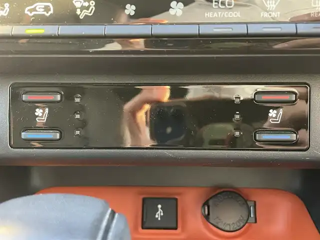トヨタ ＲＡＶ４ アドベンチャー 滋賀県 2021(令3)年 3.5万km アッシュグレーメタリック/アーバンカーキ ワンオーナー/9型ディスプレイオーディオ/・Bluetooth/ミラキャスト/バックカメラ/革巻きステアリング/ステアリングリモコン/ステアリングヒーター/ETC2.0/前後ドラレコ/レーダークルコン/運転席パワーシート/前席シートヒーター/前席ベンチレーション/ハンズフリーパワーバックドア/AC100V/オートブレーキホールド/電動パーキング/LEDヘッドライト/フォグライト/トヨタセーフティセンス/・プリクラッシュセーフティ/・ブラインドスポットモニター/・レーントレーシングアシスト/・パーキングサポートブレーキ/・ロードサインアシスト/スマートキー