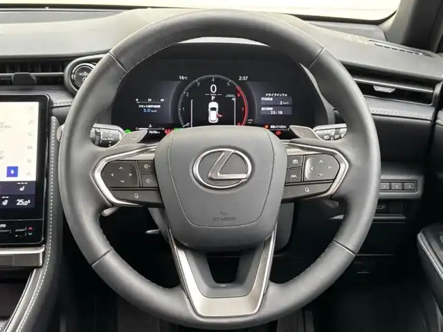レクサス ＬＢＸ リラックス 茨城県 2024(令6)年 0.8万km ソニッククロム 純正ディスプレイオーディオ/純正アルミホイール/パノラミックビューモニター/前後ドライブレコーダー/前後コーナーセンサー/シート＆ステアリングヒーター/ヘッドアップディスプレイ/レクサスセーフティシステム/ETC2.0/フルセグテレビ/電動リアゲート/クルーズコントロール/レーンキープアシスト/W+サイドエアバック/Bluetooth/MTモード付AT/純正フロアマット/パワステ/ABS