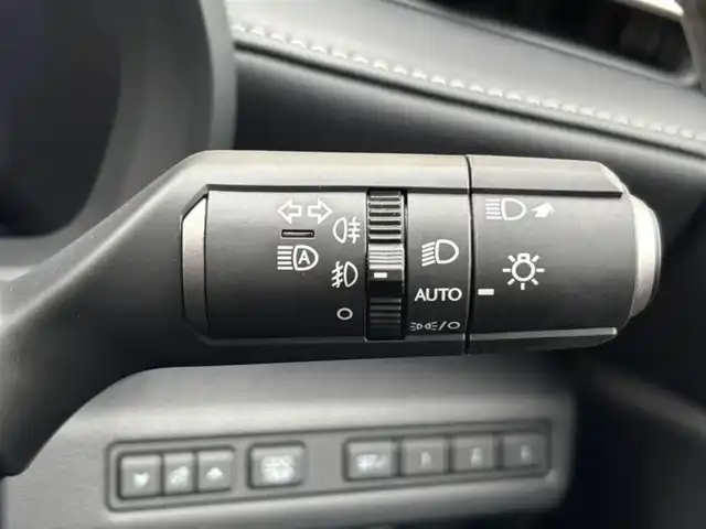 レクサス ＬＢＸ リラックス 茨城県 2024(令6)年 0.8万km ソニッククロム 純正ディスプレイオーディオ/純正アルミホイール/パノラミックビューモニター/前後ドライブレコーダー/前後コーナーセンサー/シート＆ステアリングヒーター/ヘッドアップディスプレイ/レクサスセーフティシステム/ETC2.0/フルセグテレビ/電動リアゲート/クルーズコントロール/レーンキープアシスト/W+サイドエアバック/Bluetooth/MTモード付AT/純正フロアマット/パワステ/ABS