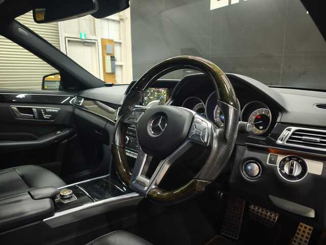 メルセデス・ベンツ Ｅ２５０ ワゴン アバンギャルド 群馬県 2015(平27)年 6.7万km ポーラホワイト パノラミックスライディングルーフ/レーダーセーフティパッケージ/全席シートヒーター/黒革シート/パナメリカーナ調グリル/ウッドステアリング/全方位カメラ/LEDヘッドライト/オートトランク