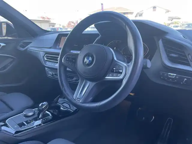 ＢＭＷ ＢＭＷ １１８ｄ Mスポーツ 栃木県 2020(令2)年 1.3万km メルボルンレッド ワンオーナー/インテリジェントセーフティ/コンフォートアクセス/ACC/パーキングアシスト/ナビ/バックカメラ/ミラーETC/D席パワーシート/ハーフレザー/パワーバックドア/LEDヘッドライト/オートハイビーム/パークディスタンスコントロール/ブラインドスポット/ワイヤレスチャージ/アンビエントライト