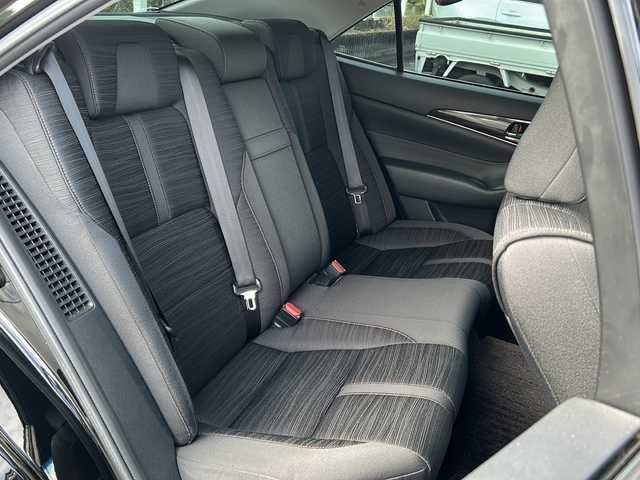 トヨタ クラウン ハイブリッド アスリートS 茨城県 2015(平27)年 6.8万km ブラック 純正8インチHDDナビ/-Bluetooth フルセグTV CD DVD/バックカメラ/横滑り抑制機能/レーダークルーズコントロール/コーナーセンサー/純正17インチアルミホイール/ビルトインETC/前席パワーシート/LEDオートヘッドライト/純正フロアマット/スマートキー/MTモード付AT