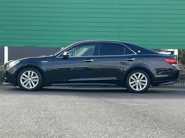 トヨタ クラウン ハイブリッド アスリートS 茨城県 2015(平27)年 6.8万km ブラック 純正8インチHDDナビ/-Bluetooth フルセグTV CD DVD/バックカメラ/横滑り抑制機能/レーダークルーズコントロール/コーナーセンサー/純正17インチアルミホイール/ビルトインETC/前席パワーシート/LEDオートヘッドライト/純正フロアマット/スマートキー/MTモード付AT