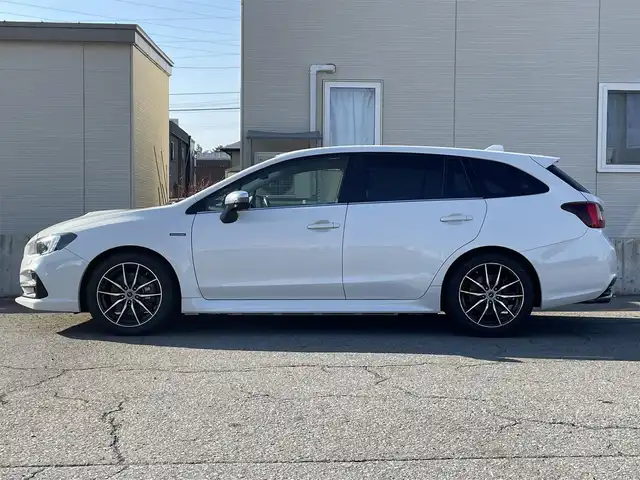 スバル レヴォーグ 1．6STIスポーツアイサイト 青森県 2017(平29)年 3.7万km クリスタルホワイトP 寒冷地仕様/H30R1R2R3R4R6記録簿/ワンオーナー/4WD/純正メモリナビ/フルセグTV/AM/FM/CD/DVD/BT/パワーシートD/N/シートヒーター/エアーシート/純正フロアマット/デジタルインナーミラー/クルーズコントロール/レーンアシスト/LEDヘッドランプ/アイドリングストップ/コーナーセンサー/衝突軽減システム/横滑り防止機能/盗難防止/オートライト/フォグランプ/BSM/純正18AW(225/45/18)/　　積み込み/ドラレコ/ETC/スペアキー/純正スターター/保証書/取扱説明書