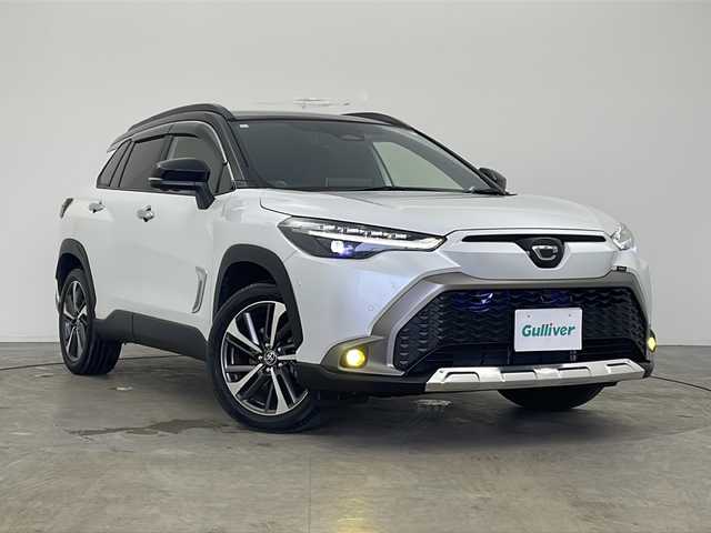 トヨタ カローラ クロス ハイブリッド Z 秋田県 2023(令5)年 1.3万km アティチュードブラックマイカ/プラチナホワイトパールマイカ ４WD/パノラマルーフ/トヨタセーフティセンス/純正ナビ（FM/AM/フルセグTV）/パノラミックビューカメラ/ドライブレコーダー（前後）/電動リアゲート/パワーシート（D席）/電動格納ミラー/純正18インチアルミホイール/ルーフレール/革巻きステアリング/純正フロアマット/ETC/スマートキー