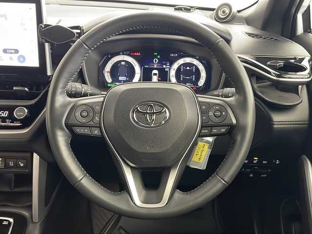 トヨタ カローラ クロス ハイブリッド Z 秋田県 2023(令5)年 1.3万km アティチュードブラックマイカ/プラチナホワイトパールマイカ ４WD/パノラマルーフ/トヨタセーフティセンス/純正ナビ（FM/AM/フルセグTV）/パノラミックビューカメラ/ドライブレコーダー（前後）/電動リアゲート/パワーシート（D席）/電動格納ミラー/純正18インチアルミホイール/ルーフレール/革巻きステアリング/純正フロアマット/ETC/スマートキー