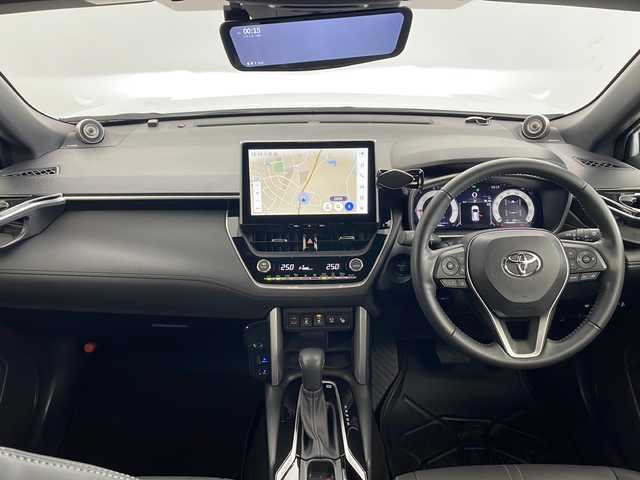 トヨタ カローラ クロス ハイブリッド Z 秋田県 2023(令5)年 1.3万km アティチュードブラックマイカ/プラチナホワイトパールマイカ ４WD/パノラマルーフ/トヨタセーフティセンス/純正ナビ（FM/AM/フルセグTV）/パノラミックビューカメラ/ドライブレコーダー（前後）/電動リアゲート/パワーシート（D席）/電動格納ミラー/純正18インチアルミホイール/ルーフレール/革巻きステアリング/純正フロアマット/ETC/スマートキー