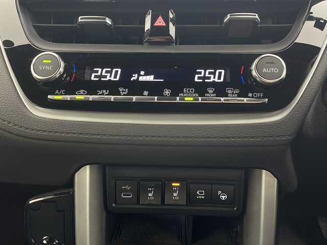 トヨタ カローラ クロス ハイブリッド Z 秋田県 2023(令5)年 1.3万km アティチュードブラックマイカ/プラチナホワイトパールマイカ ４WD/パノラマルーフ/トヨタセーフティセンス/純正ナビ（FM/AM/フルセグTV）/パノラミックビューカメラ/ドライブレコーダー（前後）/電動リアゲート/パワーシート（D席）/電動格納ミラー/純正18インチアルミホイール/ルーフレール/革巻きステアリング/純正フロアマット/ETC/スマートキー