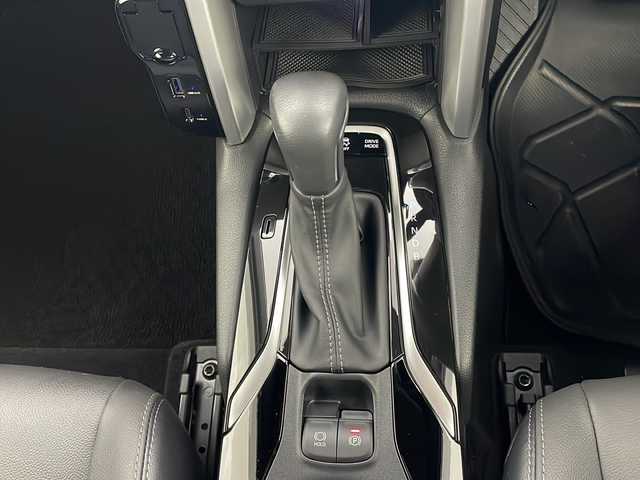 トヨタ カローラ クロス ハイブリッド Z 秋田県 2023(令5)年 1.3万km アティチュードブラックマイカ/プラチナホワイトパールマイカ ４WD/パノラマルーフ/トヨタセーフティセンス/純正ナビ（FM/AM/フルセグTV）/パノラミックビューカメラ/ドライブレコーダー（前後）/電動リアゲート/パワーシート（D席）/電動格納ミラー/純正18インチアルミホイール/ルーフレール/革巻きステアリング/純正フロアマット/ETC/スマートキー