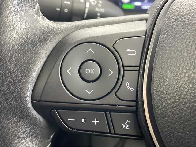 トヨタ カローラ クロス ハイブリッド Z 秋田県 2023(令5)年 1.3万km アティチュードブラックマイカ/プラチナホワイトパールマイカ ４WD/パノラマルーフ/トヨタセーフティセンス/純正ナビ（FM/AM/フルセグTV）/パノラミックビューカメラ/ドライブレコーダー（前後）/電動リアゲート/パワーシート（D席）/電動格納ミラー/純正18インチアルミホイール/ルーフレール/革巻きステアリング/純正フロアマット/ETC/スマートキー