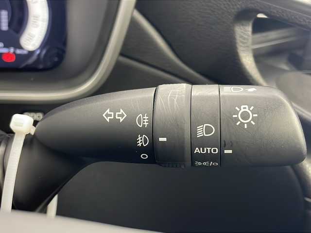 トヨタ カローラ クロス ハイブリッド Z 秋田県 2023(令5)年 1.3万km アティチュードブラックマイカ/プラチナホワイトパールマイカ ４WD/パノラマルーフ/トヨタセーフティセンス/純正ナビ（FM/AM/フルセグTV）/パノラミックビューカメラ/ドライブレコーダー（前後）/電動リアゲート/パワーシート（D席）/電動格納ミラー/純正18インチアルミホイール/ルーフレール/革巻きステアリング/純正フロアマット/ETC/スマートキー