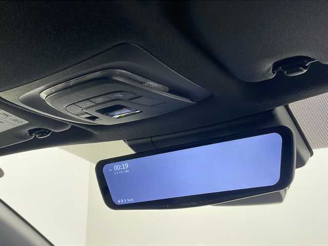 トヨタ カローラ クロス ハイブリッド Z 秋田県 2023(令5)年 1.3万km アティチュードブラックマイカ/プラチナホワイトパールマイカ ４WD/パノラマルーフ/トヨタセーフティセンス/純正ナビ（FM/AM/フルセグTV）/パノラミックビューカメラ/ドライブレコーダー（前後）/電動リアゲート/パワーシート（D席）/電動格納ミラー/純正18インチアルミホイール/ルーフレール/革巻きステアリング/純正フロアマット/ETC/スマートキー