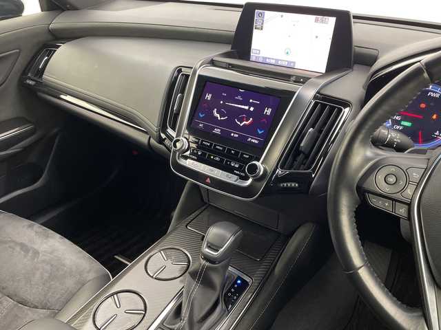 トヨタ クラウン ハイブリッド RS アドバンス 大分県 2019(令1)年 4.3万km ブラック TRDエアロ/・フロントスポイラー/・サイドスカート/・リヤバンパースポイラー/・リヤトランクスポイラー/MODELLISTAフェンダーガーニッシュ/MODELLISTAミラーガーニッシュ/TOYOTAセーフティセンス/・プリクラッシュセーフティ/・レーントレーシングアシスト/・レーダークルーズコントロール/・ロードサインアシスト/・アダプティブハイビームシステム/ブラインドスポットモニター/リヤクロストラフィックアラート/ヘッドアップディスプレイ/純正ナビ/【フルセグTV、DVD再生可、BT対応、USB】/ステアリングスイッチ/バックカメラ/ETC /社外ドライブレコーダー(前後)/ハーフレザーシート/・運転席メモリーシート/前席パワーシート/・前席シートヒーター/横滑り防止装置/電動格納ミラー/オートライト/LEDヘッドライト/LEDフォグ/純正18インチアルミホイール/クリアランスソナー