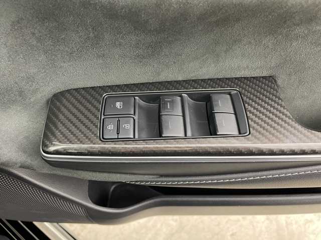 トヨタ クラウン ハイブリッド RS アドバンス 大分県 2019(令1)年 4.3万km ブラック TRDエアロ/・フロントスポイラー/・サイドスカート/・リヤバンパースポイラー/・リヤトランクスポイラー/MODELLISTAフェンダーガーニッシュ/MODELLISTAミラーガーニッシュ/TOYOTAセーフティセンス/・プリクラッシュセーフティ/・レーントレーシングアシスト/・レーダークルーズコントロール/・ロードサインアシスト/・アダプティブハイビームシステム/ブラインドスポットモニター/リヤクロストラフィックアラート/ヘッドアップディスプレイ/純正ナビ/【フルセグTV、DVD再生可、BT対応、USB】/ステアリングスイッチ/バックカメラ/ETC /社外ドライブレコーダー(前後)/ハーフレザーシート/・運転席メモリーシート/前席パワーシート/・前席シートヒーター/横滑り防止装置/電動格納ミラー/オートライト/LEDヘッドライト/LEDフォグ/純正18インチアルミホイール/クリアランスソナー