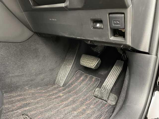 トヨタ クラウン ハイブリッド RS アドバンス 大分県 2019(令1)年 4.3万km ブラック TRDエアロ/・フロントスポイラー/・サイドスカート/・リヤバンパースポイラー/・リヤトランクスポイラー/MODELLISTAフェンダーガーニッシュ/MODELLISTAミラーガーニッシュ/TOYOTAセーフティセンス/・プリクラッシュセーフティ/・レーントレーシングアシスト/・レーダークルーズコントロール/・ロードサインアシスト/・アダプティブハイビームシステム/ブラインドスポットモニター/リヤクロストラフィックアラート/ヘッドアップディスプレイ/純正ナビ/【フルセグTV、DVD再生可、BT対応、USB】/ステアリングスイッチ/バックカメラ/ETC /社外ドライブレコーダー(前後)/ハーフレザーシート/・運転席メモリーシート/前席パワーシート/・前席シートヒーター/横滑り防止装置/電動格納ミラー/オートライト/LEDヘッドライト/LEDフォグ/純正18インチアルミホイール/クリアランスソナー