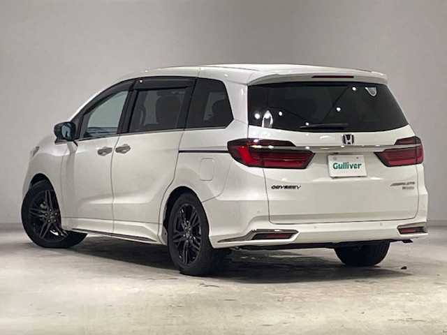 ホンダ オデッセイ ハイブリッド e:HEVアブソルート EX 宮城県 2021(令3)年 5.5万km プラチナホワイトパール ホンダセンシング/・衝突軽減ブレーキ/・誤発進抑制機能/・路外逸脱抑制機能/・レーンキープアシストシステム/・アダプティブ・クルーズ・コントロール/・先行者発進お知らせ機能/・標識認識機能/・ブラインドスポットインフォメーション/純正ナビ（VXU-217DYi）/・全方位カメラ/・Bluetooth/CD/DVD/フルセグTV/HDMI/・前後ドライブレコーダー/・ETC2.0/フリップダウンモニター/両側パワースライドドア/電動リアゲート/アイドリングストップ/デジタルインナーミラー/電子パーキング/・オートブレーキホールド/前後コーナーセンサー/革巻きステアリング/・ステアリングリモコン/プッシュスタート/・スマートキー/シートカバー/・パワーシート（運転席/助手席）/・シートヒーター（運転席/助手席）/・オットマン（2列目）/LEDヘッドライト/・オートライト/・フォグランプ/純正アルミホイール/純正フロアマット/ドアバイザー