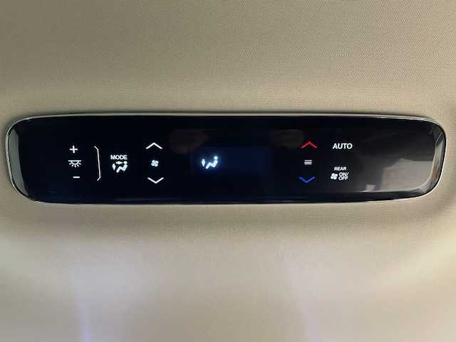 ホンダ オデッセイ ハイブリッド e:HEVアブソルート EX 宮城県 2021(令3)年 5.5万km プラチナホワイトパール ホンダセンシング/・衝突軽減ブレーキ/・誤発進抑制機能/・路外逸脱抑制機能/・レーンキープアシストシステム/・アダプティブ・クルーズ・コントロール/・先行者発進お知らせ機能/・標識認識機能/・ブラインドスポットインフォメーション/純正ナビ（VXU-217DYi）/・全方位カメラ/・Bluetooth/CD/DVD/フルセグTV/HDMI/・前後ドライブレコーダー/・ETC2.0/フリップダウンモニター/両側パワースライドドア/電動リアゲート/アイドリングストップ/デジタルインナーミラー/電子パーキング/・オートブレーキホールド/前後コーナーセンサー/革巻きステアリング/・ステアリングリモコン/プッシュスタート/・スマートキー/シートカバー/・パワーシート（運転席/助手席）/・シートヒーター（運転席/助手席）/・オットマン（2列目）/LEDヘッドライト/・オートライト/・フォグランプ/純正アルミホイール/純正フロアマット/ドアバイザー