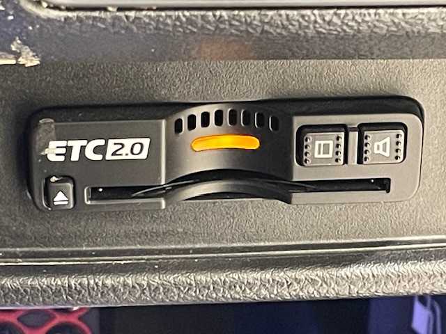 ホンダ オデッセイ ハイブリッド e:HEVアブソルート EX 宮城県 2021(令3)年 5.5万km プラチナホワイトパール ホンダセンシング/・衝突軽減ブレーキ/・誤発進抑制機能/・路外逸脱抑制機能/・レーンキープアシストシステム/・アダプティブ・クルーズ・コントロール/・先行者発進お知らせ機能/・標識認識機能/・ブラインドスポットインフォメーション/純正ナビ（VXU-217DYi）/・全方位カメラ/・Bluetooth/CD/DVD/フルセグTV/HDMI/・前後ドライブレコーダー/・ETC2.0/フリップダウンモニター/両側パワースライドドア/電動リアゲート/アイドリングストップ/デジタルインナーミラー/電子パーキング/・オートブレーキホールド/前後コーナーセンサー/革巻きステアリング/・ステアリングリモコン/プッシュスタート/・スマートキー/シートカバー/・パワーシート（運転席/助手席）/・シートヒーター（運転席/助手席）/・オットマン（2列目）/LEDヘッドライト/・オートライト/・フォグランプ/純正アルミホイール/純正フロアマット/ドアバイザー