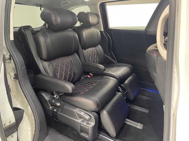 ホンダ オデッセイ ハイブリッド e:HEVアブソルート EX 宮城県 2021(令3)年 5.5万km プラチナホワイトパール ホンダセンシング/・衝突軽減ブレーキ/・誤発進抑制機能/・路外逸脱抑制機能/・レーンキープアシストシステム/・アダプティブ・クルーズ・コントロール/・先行者発進お知らせ機能/・標識認識機能/・ブラインドスポットインフォメーション/純正ナビ（VXU-217DYi）/・全方位カメラ/・Bluetooth/CD/DVD/フルセグTV/HDMI/・前後ドライブレコーダー/・ETC2.0/フリップダウンモニター/両側パワースライドドア/電動リアゲート/アイドリングストップ/デジタルインナーミラー/電子パーキング/・オートブレーキホールド/前後コーナーセンサー/革巻きステアリング/・ステアリングリモコン/プッシュスタート/・スマートキー/シートカバー/・パワーシート（運転席/助手席）/・シートヒーター（運転席/助手席）/・オットマン（2列目）/LEDヘッドライト/・オートライト/・フォグランプ/純正アルミホイール/純正フロアマット/ドアバイザー