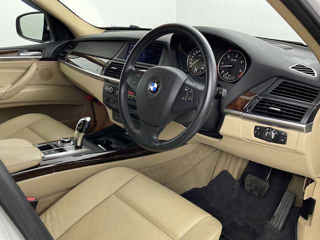 ＢＭＷ Ｘ５ xDrive 35d ブルーパフォーマンス 道東・釧路十勝 2012(平24)年 6.6万km アルピンホワイトⅢ ・4WD/・サンルーフ/・純正HDDナビ/（CD&DVD&BT&HDD）/・HUD/・クルーズコントロール/・パワーバックドア/・D/Nパワーシート/・革巻きステアリング/・社外ドライブレコーダー（前方のみ）/・ルーフレール/・プッシュスタート/・ステアリングスイッチ/・レザーシート/・クリアランスソナー/・電格ミラー/・ETC