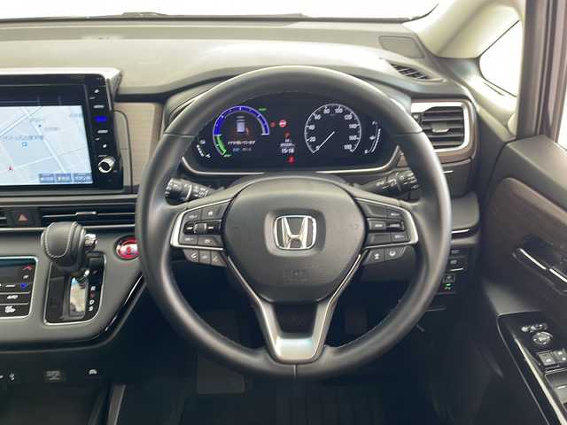 ホンダ オデッセイ ハイブリッド e:HEVアブソルート EX 福岡県 2022(令4)年 1.3万km プレミアムヴィーナスブラックP 衝突軽減システム/純正ナビ/全方位カメラ/両側パワースライドドア/クルーズコントロール/シートヒーター/フルセグ/CD DVD/Bluetooth/バックカメラ/電動リアゲート/パワーシート/コーナーセンサー/純正アルミホイール/ＥＴＣ２．０/ブラインドスポットモニター/LEDヘッドライト/リアオートエアコン/ドライブレコーダー/ステアリングスイッチ/スマートキー/プッシュスタート