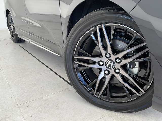 ホンダ オデッセイ ハイブリッド e:HEVアブソルート EX 福岡県 2022(令4)年 1.3万km プレミアムヴィーナスブラックP 衝突軽減システム/純正ナビ/全方位カメラ/両側パワースライドドア/クルーズコントロール/シートヒーター/フルセグ/CD DVD/Bluetooth/バックカメラ/電動リアゲート/パワーシート/コーナーセンサー/純正アルミホイール/ＥＴＣ２．０/ブラインドスポットモニター/LEDヘッドライト/リアオートエアコン/ドライブレコーダー/ステアリングスイッチ/スマートキー/プッシュスタート