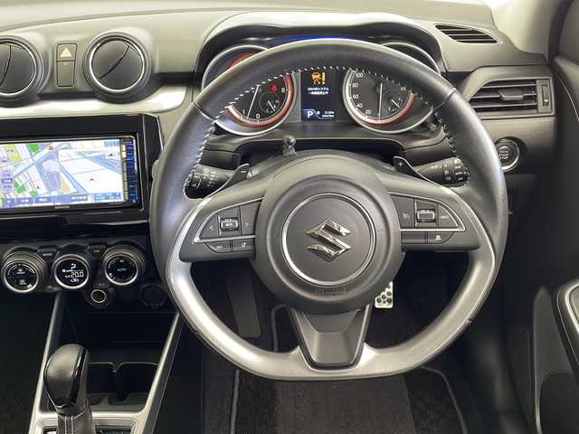 スズキ スイフト HYBRID RS 愛知県 2017(平29)年 4.5万km プレミアムシルバーメタリック 衝突軽減システム/SDナビ/クルーズコントロール/シートヒーター/フルセグ/CD/Bluetooth/バックカメラ/純正アルミホイール/LEDヘッドライト/パドルシフト/オートマチックハイビーム/ドライブレコーダー/ETC/ステアリングスイッチ/スマートキー/プッシュスタート