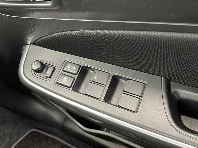 スズキ スイフト HYBRID RS 愛知県 2017(平29)年 4.5万km プレミアムシルバーメタリック 衝突軽減システム/SDナビ/クルーズコントロール/シートヒーター/フルセグ/CD/Bluetooth/バックカメラ/純正アルミホイール/LEDヘッドライト/パドルシフト/オートマチックハイビーム/ドライブレコーダー/ETC/ステアリングスイッチ/スマートキー/プッシュスタート