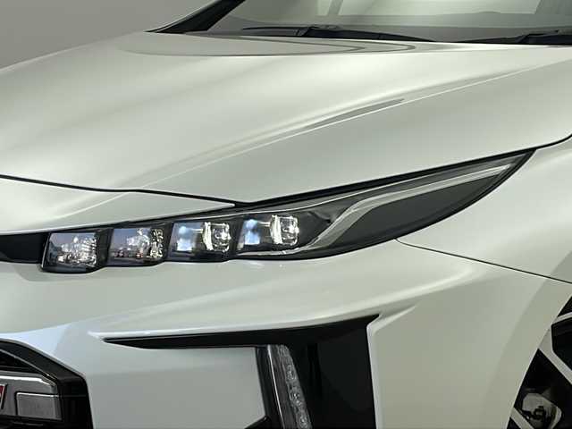 トヨタ プリウス ＰＨＶ Sナビパッケージ・GRスポーツ 新潟県 2018(平30)年 7万km ホワイトパールクリスタルシャイン 純正アルパイン9インチナビ　CD・DVD・Bluetooth/JBLサラウンドシステム/LEDライト/両側シートヒーター/レーダークルーズコントロール/ETC/バックカメラ/純正18インチホイール/トヨタセーフティセンス