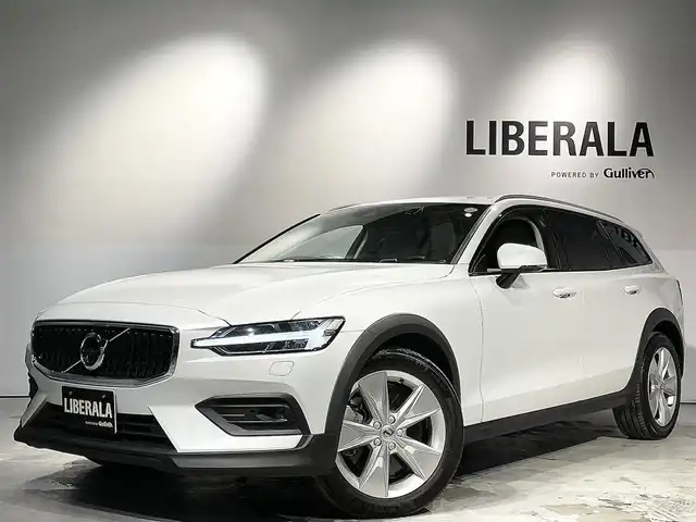 ボルボ Ｖ６０ クロスカントリー B5 AWD 道央・札幌 2021(令3)年 3.1万km クリスタルホワイトP パワーシートパッケージ/クライメートパッケージ/CitySafety/オンカミングレーンミティゲーション/レーンキーピングエイド/ロードサインインフォメーション/ステアリングアシスト付BLIS/クロストラフィックアラート/パイロットアシスト/全車速追従機能付ACC/フルアクティブハイビーム/360°ビューカメラ/ブレーキオートホールド機能/パークアシストパイロット/12.3インチデジタル液晶ドライバーディスプレイ/8ウェイパワーシート(D/N)/シートヒーター(全席)/本革巻/シルクメタルステアリングホイール/本革巻シフトノブ/ステアリングホイールヒーター/4ゾーンフルオートマチックエアコンディショナー/パワーテールゲート(ハンズフリー機構付)/アンビエントライト/純正ドライブレコーダー/タッチスクリーン式センターディスプレイ/AppleCarPlay/AndroidAuto/Spotify/TVチューナー/ワイヤレスチャージング/スマートキー/スペアキー