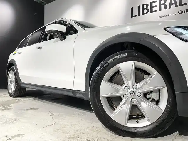 ボルボ Ｖ６０ クロスカントリー B5 AWD 道央・札幌 2021(令3)年 3.1万km クリスタルホワイトP パワーシートパッケージ/クライメートパッケージ/CitySafety/オンカミングレーンミティゲーション/レーンキーピングエイド/ロードサインインフォメーション/ステアリングアシスト付BLIS/クロストラフィックアラート/パイロットアシスト/全車速追従機能付ACC/フルアクティブハイビーム/360°ビューカメラ/ブレーキオートホールド機能/パークアシストパイロット/12.3インチデジタル液晶ドライバーディスプレイ/8ウェイパワーシート(D/N)/シートヒーター(全席)/本革巻/シルクメタルステアリングホイール/本革巻シフトノブ/ステアリングホイールヒーター/4ゾーンフルオートマチックエアコンディショナー/パワーテールゲート(ハンズフリー機構付)/アンビエントライト/純正ドライブレコーダー/タッチスクリーン式センターディスプレイ/AppleCarPlay/AndroidAuto/Spotify/TVチューナー/ワイヤレスチャージング/スマートキー/スペアキー