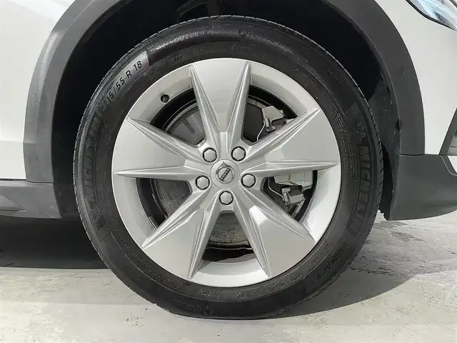 ボルボ Ｖ６０ クロスカントリー B5 AWD 道央・札幌 2021(令3)年 3.1万km クリスタルホワイトP パワーシートパッケージ/クライメートパッケージ/CitySafety/オンカミングレーンミティゲーション/レーンキーピングエイド/ロードサインインフォメーション/ステアリングアシスト付BLIS/クロストラフィックアラート/パイロットアシスト/全車速追従機能付ACC/フルアクティブハイビーム/360°ビューカメラ/ブレーキオートホールド機能/パークアシストパイロット/12.3インチデジタル液晶ドライバーディスプレイ/8ウェイパワーシート(D/N)/シートヒーター(全席)/本革巻/シルクメタルステアリングホイール/本革巻シフトノブ/ステアリングホイールヒーター/4ゾーンフルオートマチックエアコンディショナー/パワーテールゲート(ハンズフリー機構付)/アンビエントライト/純正ドライブレコーダー/タッチスクリーン式センターディスプレイ/AppleCarPlay/AndroidAuto/Spotify/TVチューナー/ワイヤレスチャージング/スマートキー/スペアキー