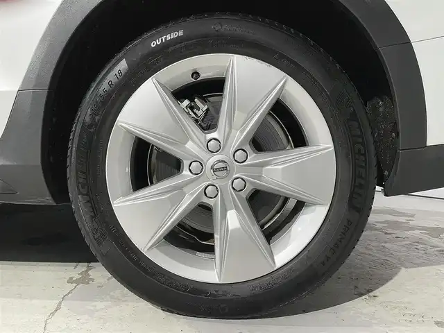ボルボ Ｖ６０ クロスカントリー B5 AWD 道央・札幌 2021(令3)年 3.1万km クリスタルホワイトP パワーシートパッケージ/クライメートパッケージ/CitySafety/オンカミングレーンミティゲーション/レーンキーピングエイド/ロードサインインフォメーション/ステアリングアシスト付BLIS/クロストラフィックアラート/パイロットアシスト/全車速追従機能付ACC/フルアクティブハイビーム/360°ビューカメラ/ブレーキオートホールド機能/パークアシストパイロット/12.3インチデジタル液晶ドライバーディスプレイ/8ウェイパワーシート(D/N)/シートヒーター(全席)/本革巻/シルクメタルステアリングホイール/本革巻シフトノブ/ステアリングホイールヒーター/4ゾーンフルオートマチックエアコンディショナー/パワーテールゲート(ハンズフリー機構付)/アンビエントライト/純正ドライブレコーダー/タッチスクリーン式センターディスプレイ/AppleCarPlay/AndroidAuto/Spotify/TVチューナー/ワイヤレスチャージング/スマートキー/スペアキー