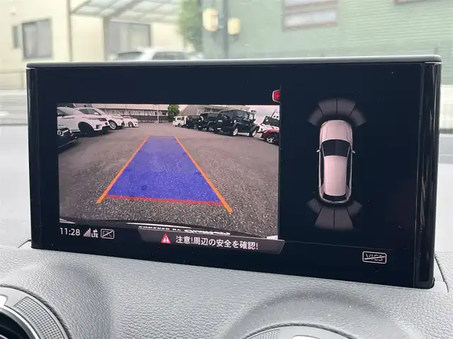 アウディ アウディ Ｑ２ 35TDIアドバンスド 静岡県 2022(令4)年 0.6万km 白 アダプティブクルーズコントロール/バーチャルコックピット/純正ナビ/（フルセグ/BT)/バックカメラ/前後PDC/電動リアゲート/シートヒーター/レーンキープアシスト/ブランドスポットアシスト/LEDヘッドライト/ETC2.0/リモコンキー/前後ドライブレコーダー/純正17インチアルミホイール
