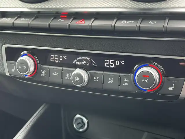 アウディ アウディ Ｑ２ 35TDIアドバンスド 静岡県 2022(令4)年 0.6万km 白 アダプティブクルーズコントロール/バーチャルコックピット/純正ナビ/（フルセグ/BT)/バックカメラ/前後PDC/電動リアゲート/シートヒーター/レーンキープアシスト/ブランドスポットアシスト/LEDヘッドライト/ETC2.0/リモコンキー/前後ドライブレコーダー/純正17インチアルミホイール