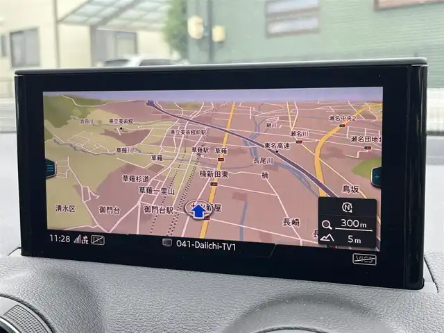 アウディ アウディ Ｑ２ 35TDIアドバンスド 静岡県 2022(令4)年 0.6万km 白 アダプティブクルーズコントロール/バーチャルコックピット/純正ナビ/（フルセグ/BT)/バックカメラ/前後PDC/電動リアゲート/シートヒーター/レーンキープアシスト/ブランドスポットアシスト/LEDヘッドライト/ETC2.0/リモコンキー/前後ドライブレコーダー/純正17インチアルミホイール