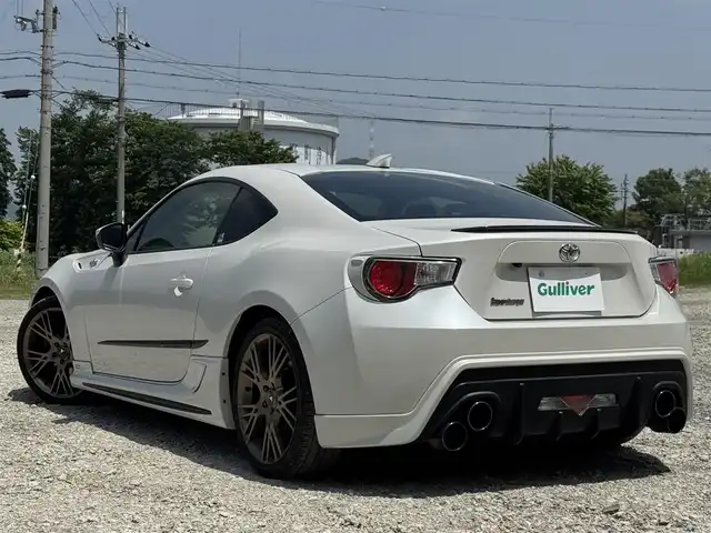 トヨタ ８６ GT 兵庫県 2012(平24)年 2.9万km サテンホワイトパール TOM`Sスーパーチャージャー/TOM`Sエアロ(S/RU/RW)/TOM`S車高調/チームネッツフロントエアロ/チームネッツマフラー/モデリスタ18インチAW/純正ナビ/フルセグTV/Bluetooth接続可/DVD再生可/バックカメラ