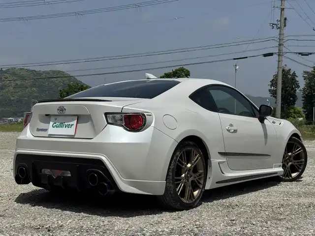 トヨタ ８６ GT 兵庫県 2012(平24)年 2.9万km サテンホワイトパール TOM`Sスーパーチャージャー/TOM`Sエアロ(S/RU/RW)/TOM`S車高調/チームネッツフロントエアロ/チームネッツマフラー/モデリスタ18インチAW/純正ナビ/フルセグTV/Bluetooth接続可/DVD再生可/バックカメラ