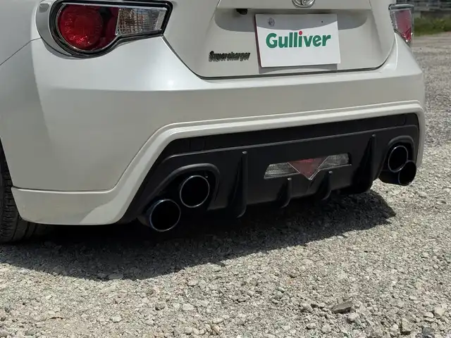 トヨタ ８６ GT 兵庫県 2012(平24)年 2.9万km サテンホワイトパール TOM`Sスーパーチャージャー/TOM`Sエアロ(S/RU/RW)/TOM`S車高調/チームネッツフロントエアロ/チームネッツマフラー/モデリスタ18インチAW/純正ナビ/フルセグTV/Bluetooth接続可/DVD再生可/バックカメラ