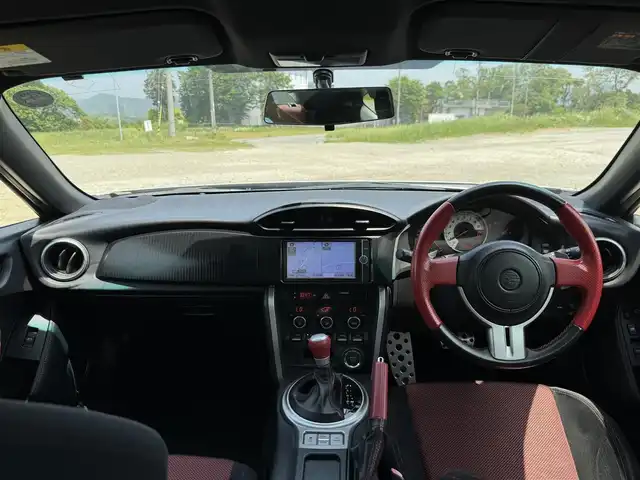トヨタ ８６ GT 兵庫県 2012(平24)年 2.9万km サテンホワイトパール TOM`Sスーパーチャージャー/TOM`Sエアロ(S/RU/RW)/TOM`S車高調/チームネッツフロントエアロ/チームネッツマフラー/モデリスタ18インチAW/純正ナビ/フルセグTV/Bluetooth接続可/DVD再生可/バックカメラ